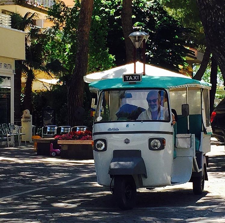 Taxi-a-Misano-Enio-Ottaviani-Romagna-in-vacanza